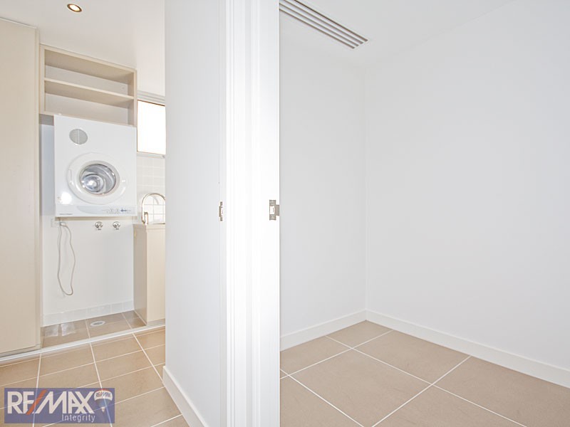 309/35 Harbour Road, Hamilton QLD 4007