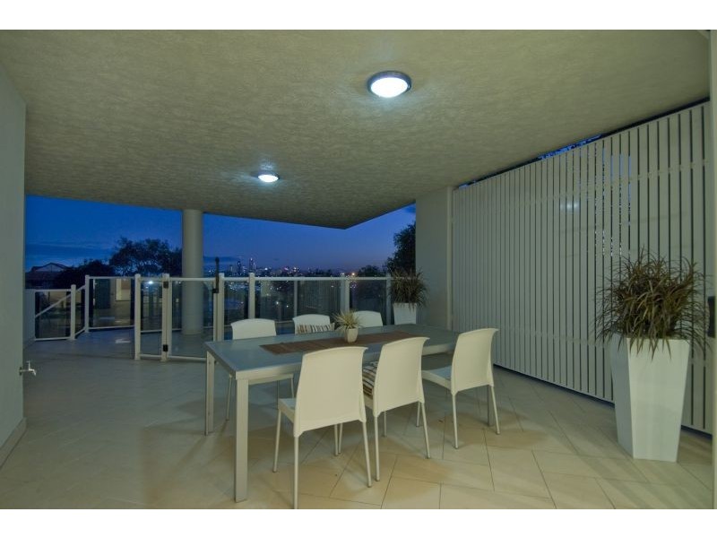 2/34 Highlands Street, Albion QLD 4010