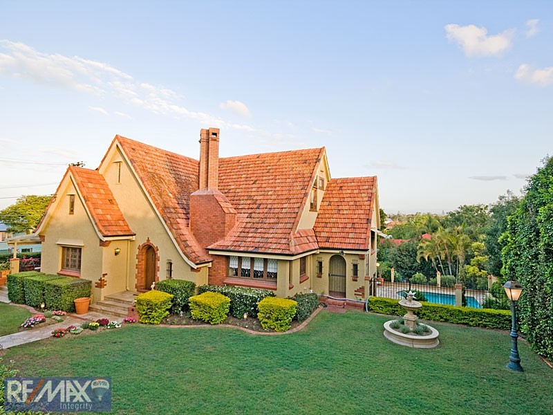 21 Woodland Street, Ashgrove QLD 4060