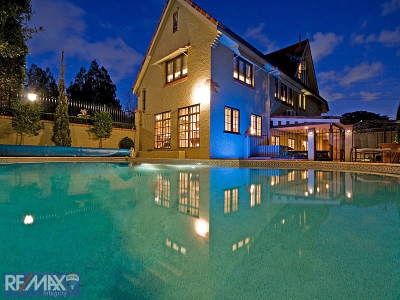 21 Woodland Street, Ashgrove QLD 4060