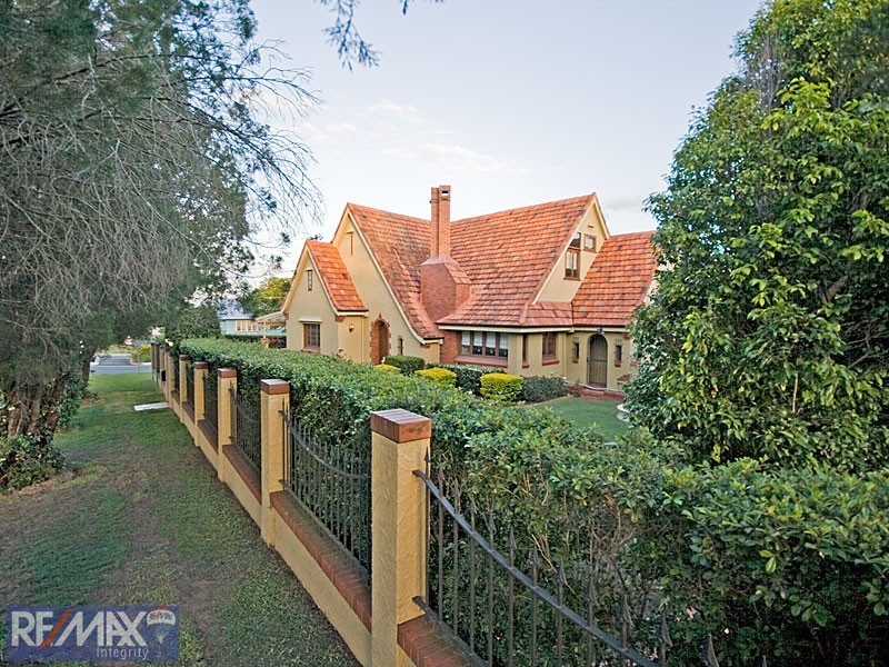 21 Woodland Street, Ashgrove QLD 4060