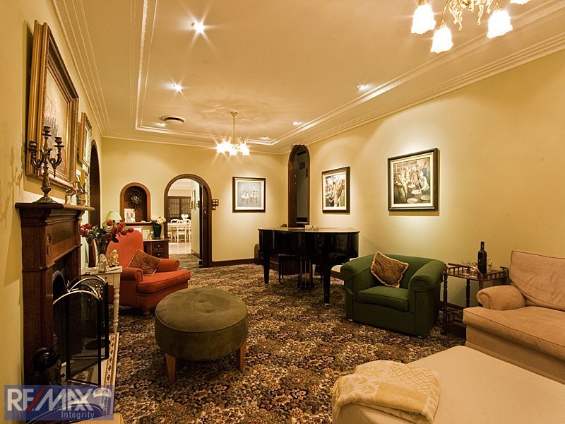 21 Woodland Street, Ashgrove QLD 4060