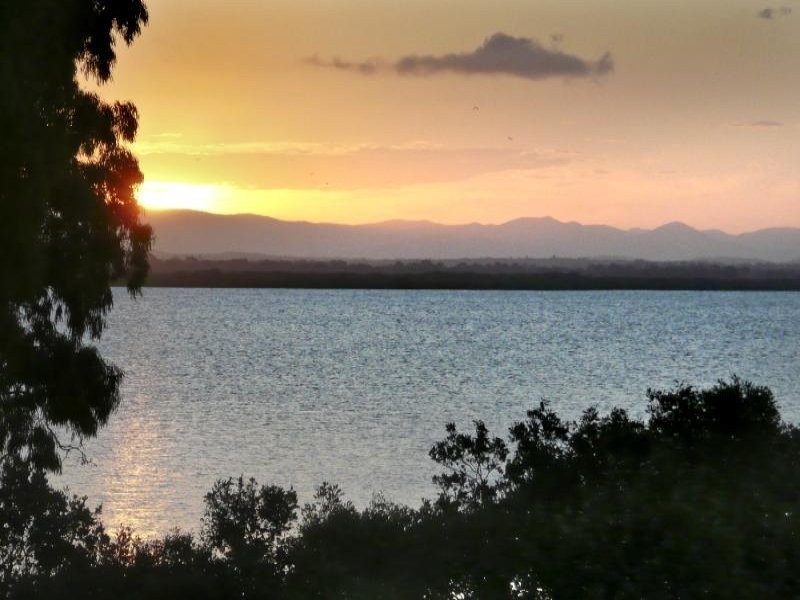 52 Oyster Point Esplanade, Scarborough QLD 4020