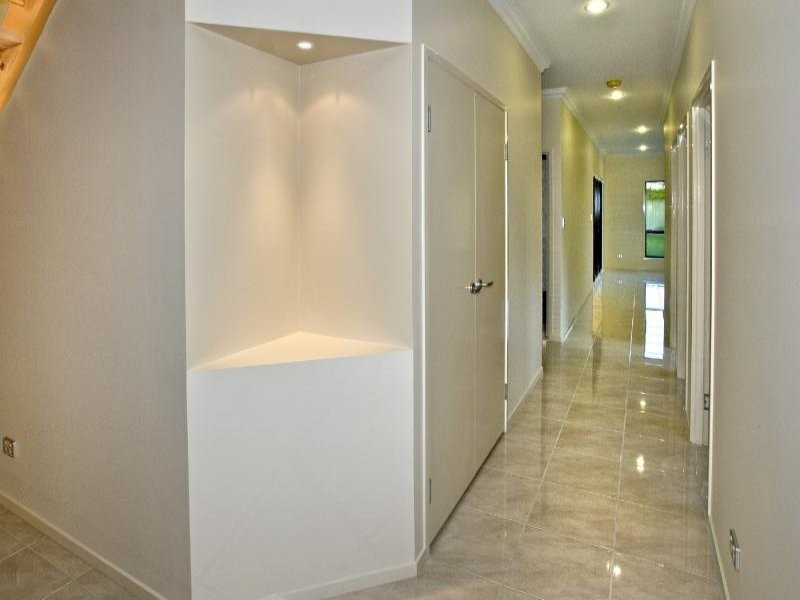 52 Oyster Point Esplanade, Scarborough QLD 4020