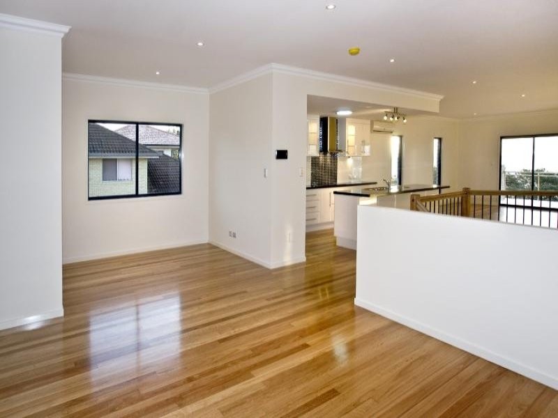 52 Oyster Point Esplanade, Scarborough QLD 4020