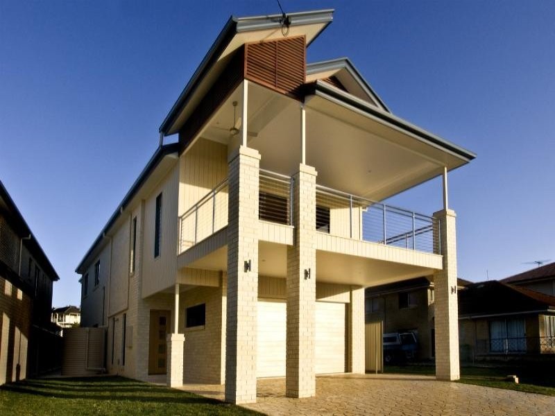 52 Oyster Point Esplanade, Scarborough QLD 4020