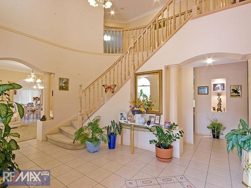2 Castlehaven Close, Chermside West QLD 4032