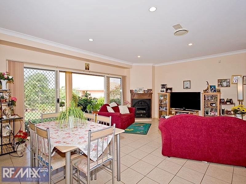 2 Castlehaven Close, Chermside West QLD 4032