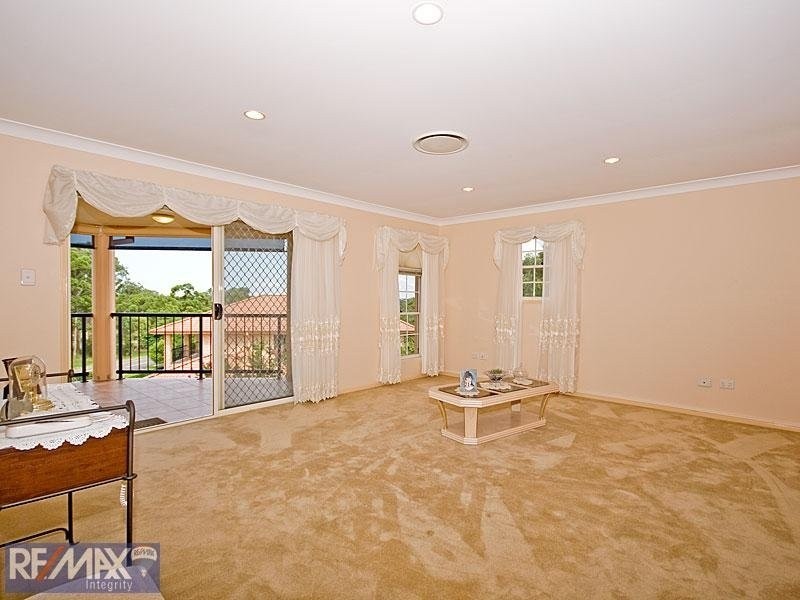 2 Castlehaven Close, Chermside West QLD 4032