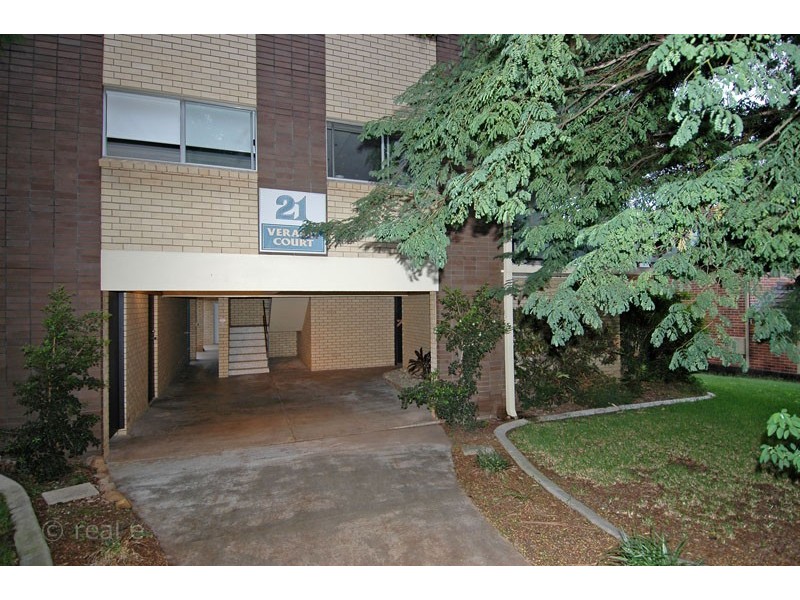 2/21 Wellington Street, Clayfield QLD 4011