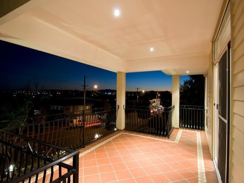 259 Rode Road, Wavell Heights QLD 4012