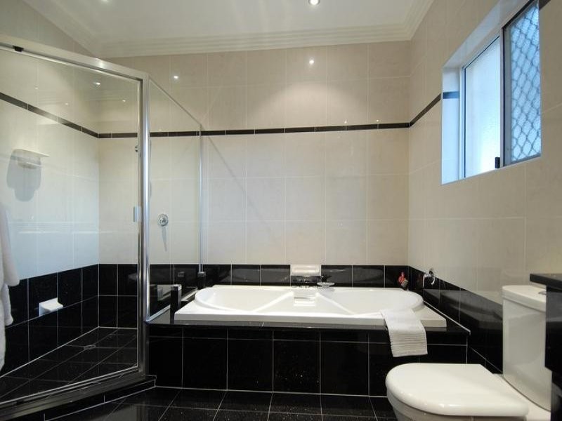 259 Rode Road, Wavell Heights QLD 4012