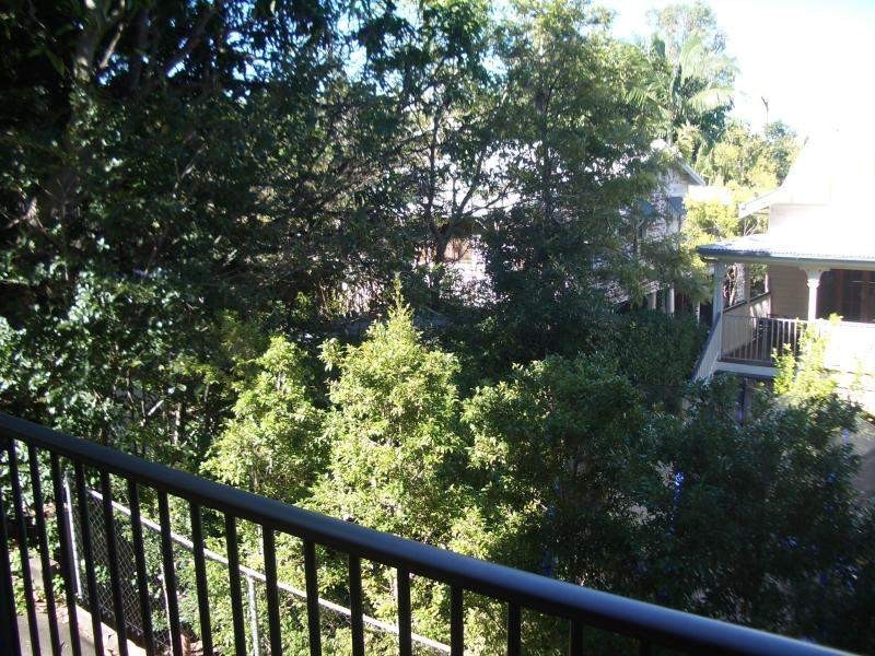 1/26 Crombie Street, Clayfield QLD 4011