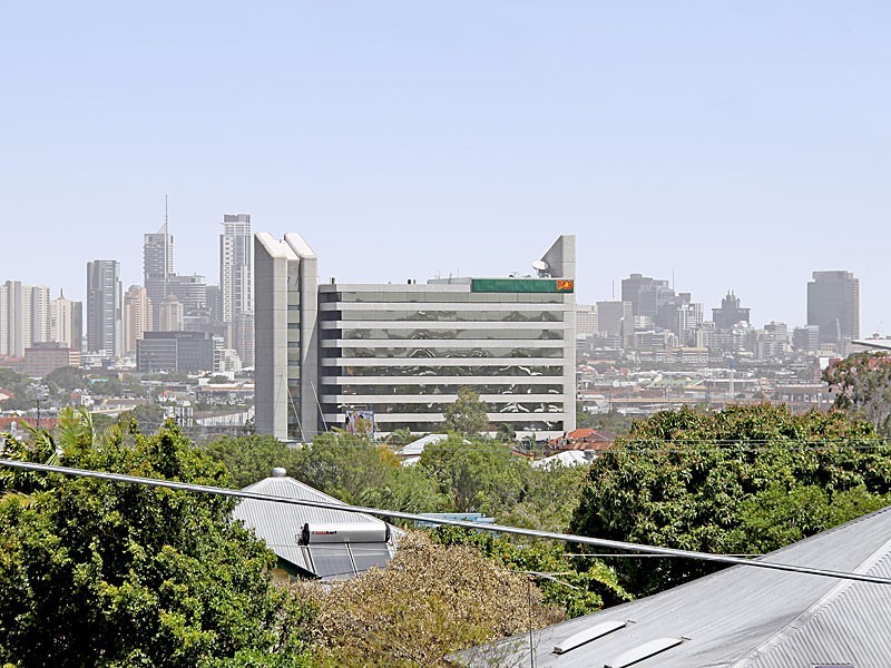 4 Oliver Street, Wooloowin QLD 4030