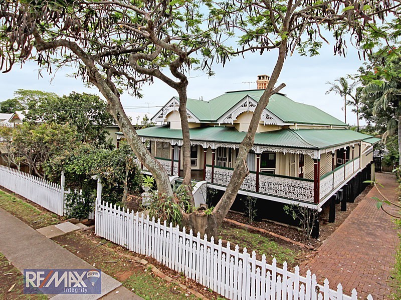 18 Norman Parade, Clayfield QLD 4011