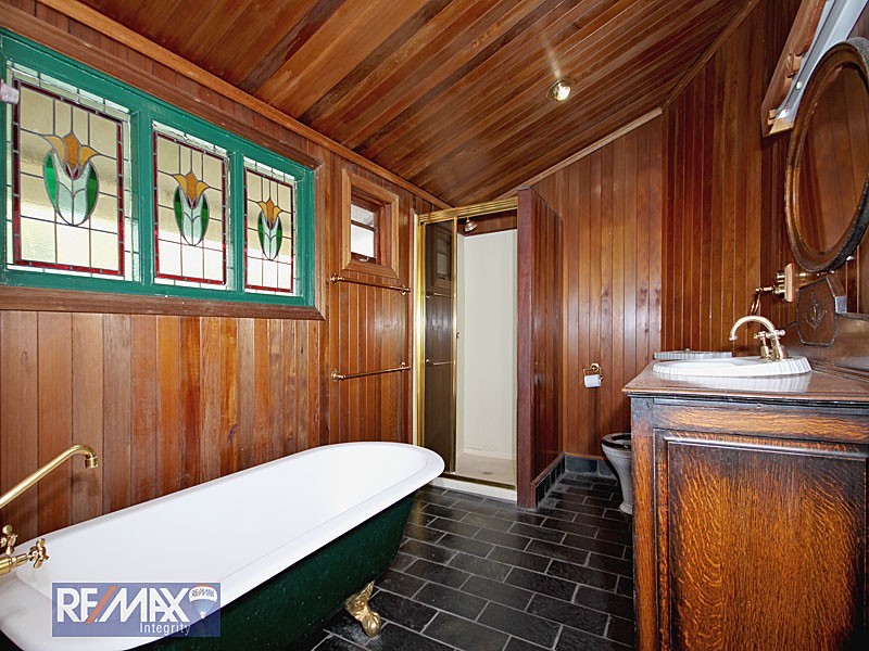 18 Norman Parade, Clayfield QLD 4011