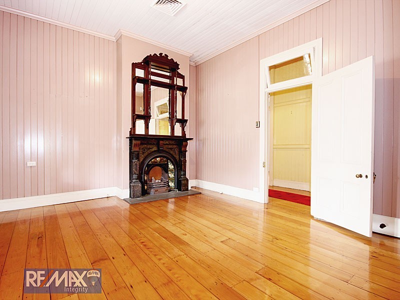 18 Norman Parade, Clayfield QLD 4011