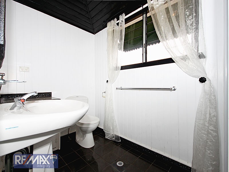 18 Norman Parade, Clayfield QLD 4011