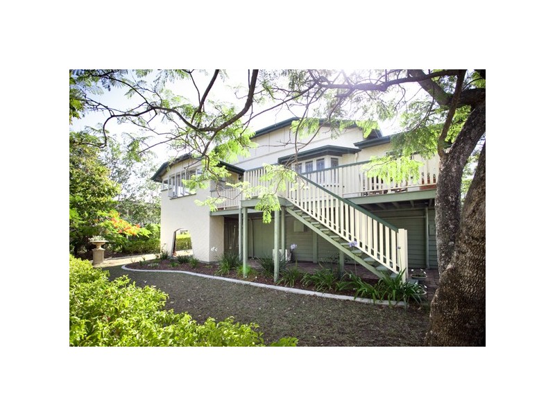 2 Maxwell Street, Clayfield QLD 4011