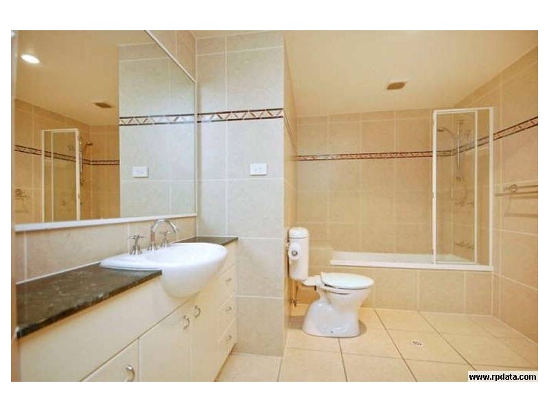 8/47 Racecourse Road, Hamilton QLD 4007