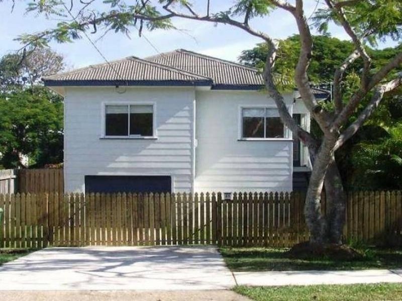 21 McLennan Street, Woody Point QLD 4019