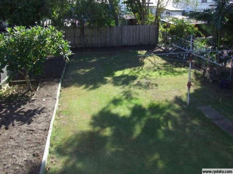 21 McLennan Street, Woody Point QLD 4019