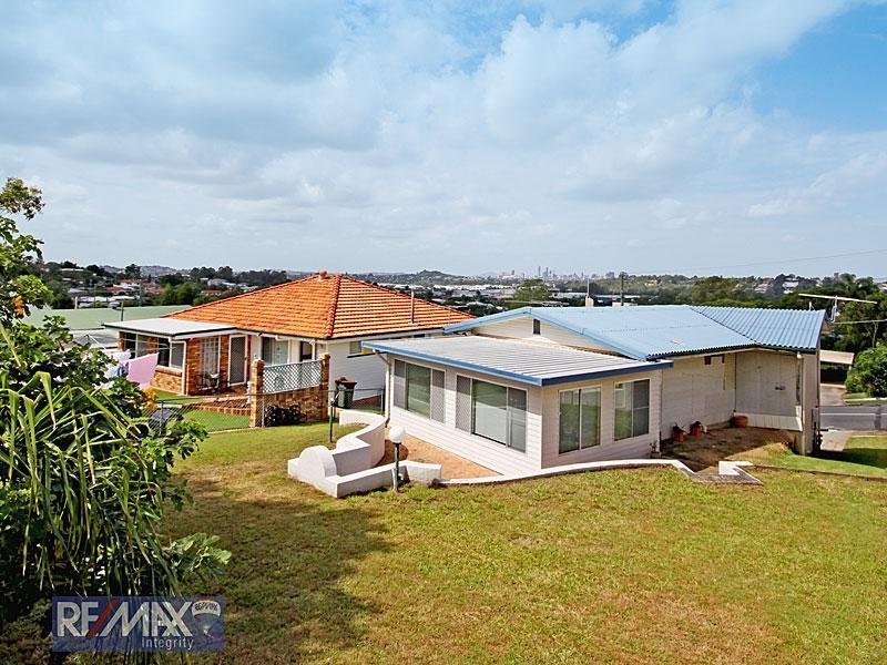 27 Redwood Street, Stafford Heights QLD 4053