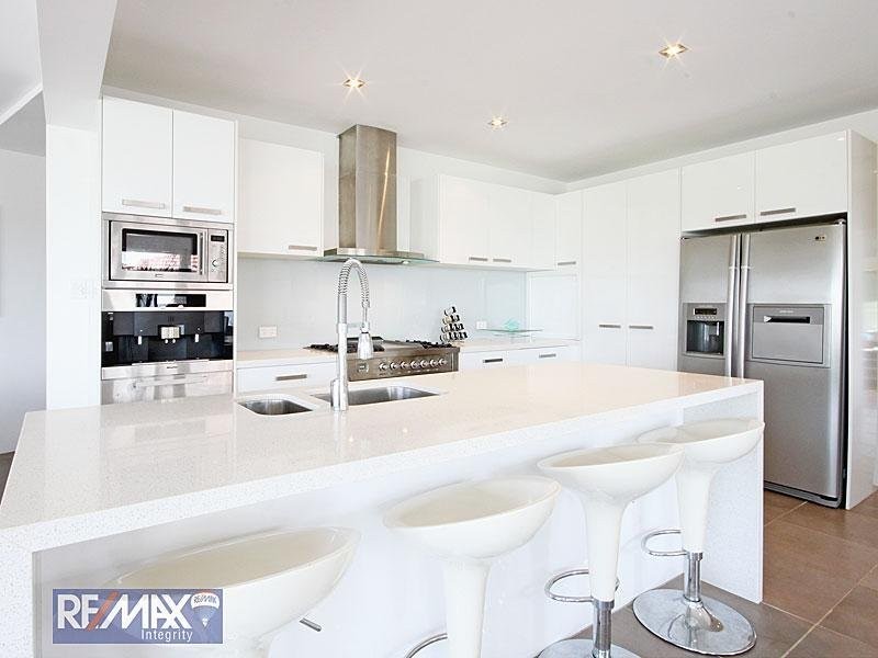 27 Redwood Street, Stafford Heights QLD 4053