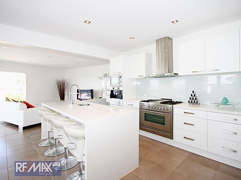 27 Redwood Street, Stafford Heights QLD 4053