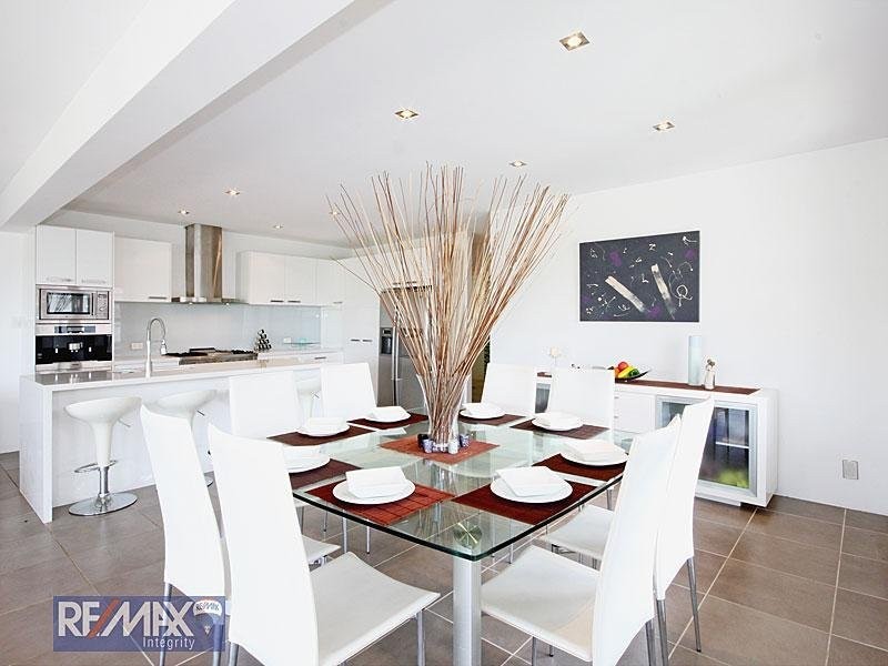 27 Redwood Street, Stafford Heights QLD 4053