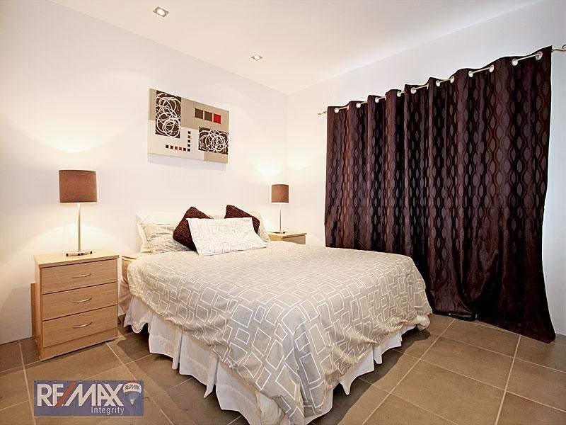 27 Redwood Street, Stafford Heights QLD 4053