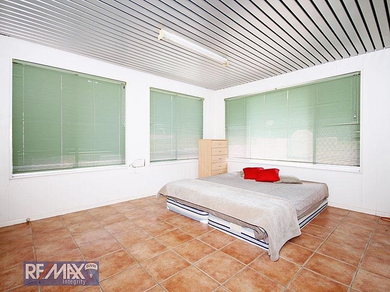 27 Redwood Street, Stafford Heights QLD 4053