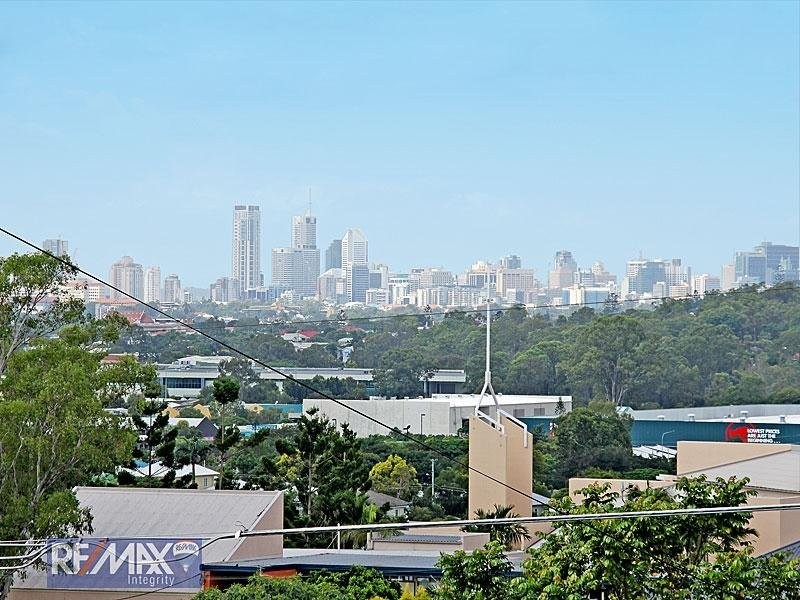 27 Redwood Street, Stafford Heights QLD 4053