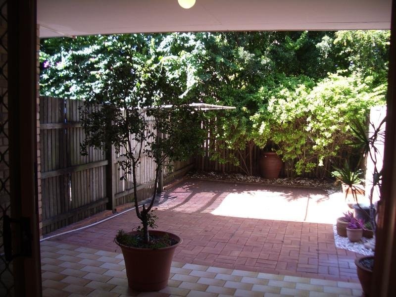 2/89 Nudgee Road, Hamilton QLD 4007