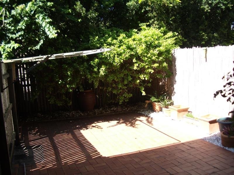 2/89 Nudgee Road, Hamilton QLD 4007