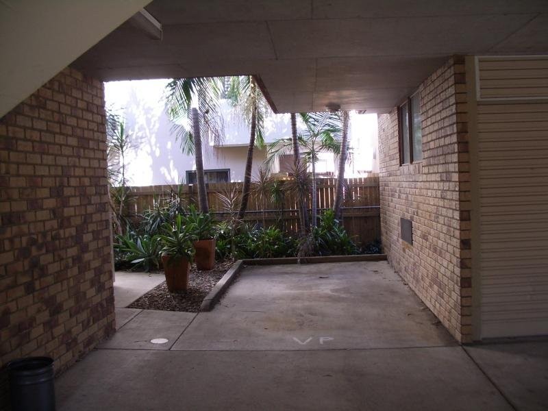 2/89 Nudgee Road, Hamilton QLD 4007