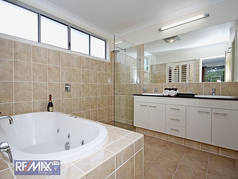 23 Rawson Street, Wooloowin QLD 4030