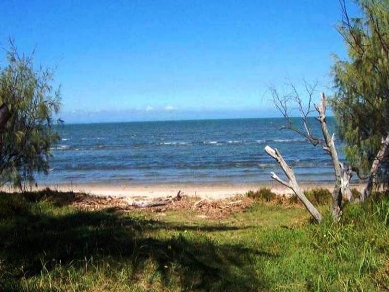 9 Prince Street, Beachmere QLD 4510