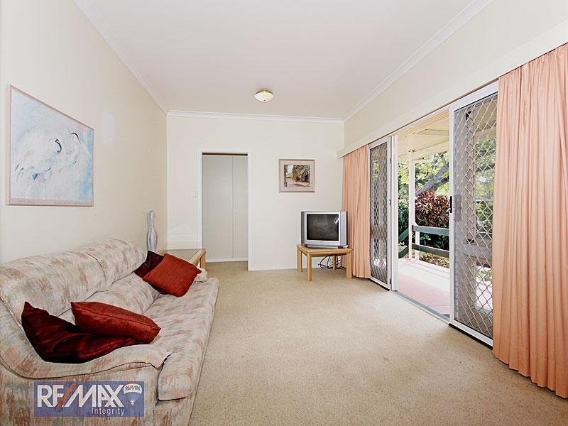 39 Westbrook Street, Woody Point QLD 4019
