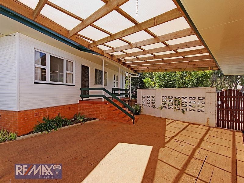 39 Westbrook Street, Woody Point QLD 4019