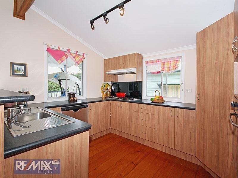 64 Sixth Avenue, Kedron QLD 4031