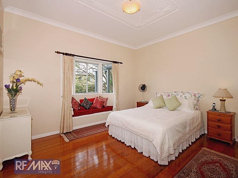 64 Sixth Avenue, Kedron QLD 4031