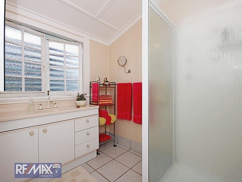 64 Sixth Avenue, Kedron QLD 4031