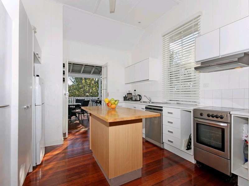 6 Jimbour Street, Wooloowin QLD 4030