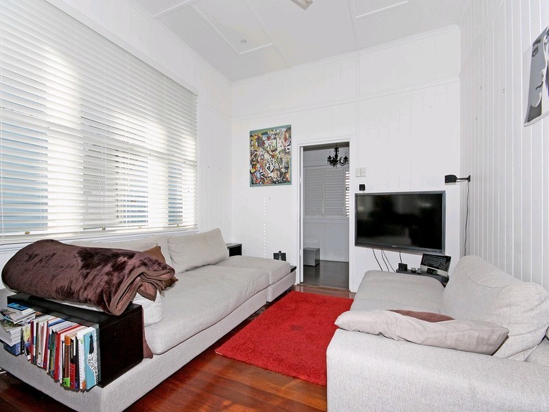 6 Jimbour Street, Wooloowin QLD 4030