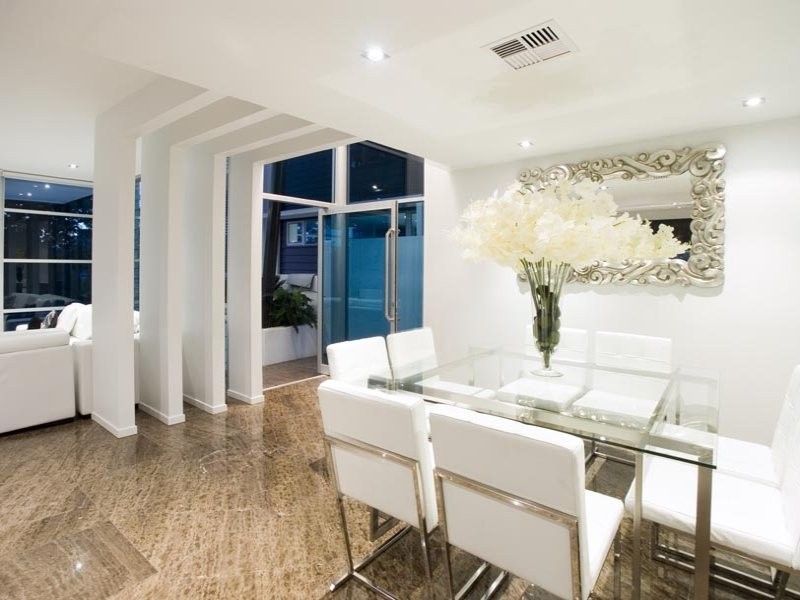 39 Derby Street, Highgate Hill QLD 4101