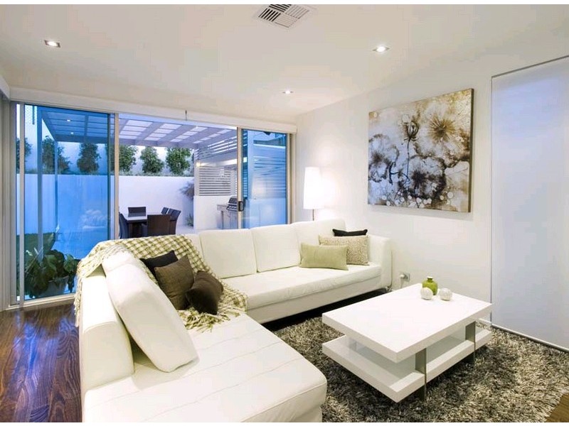 39 Derby Street, Highgate Hill QLD 4101