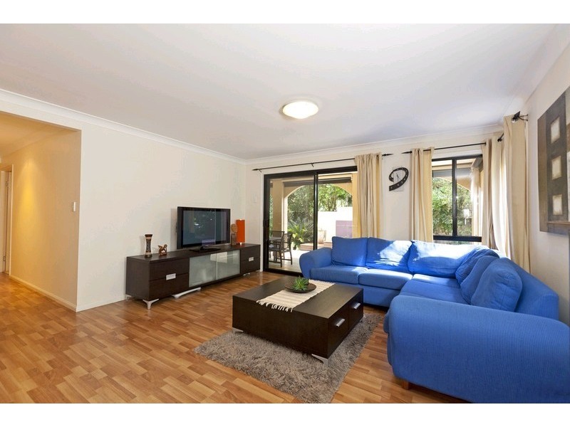 16 Kilburn Close, Carindale QLD 4152