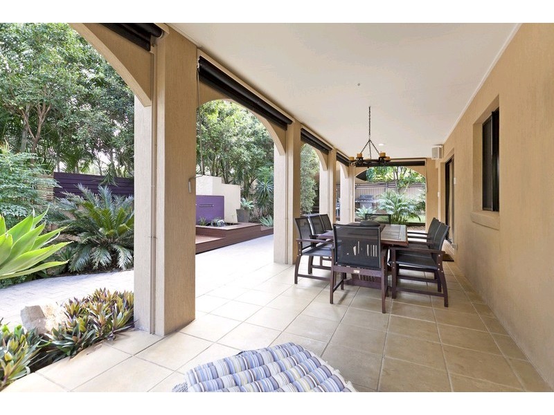 16 Kilburn Close, Carindale QLD 4152