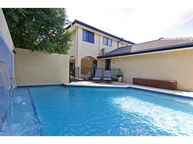 16 Kilburn Close, Carindale QLD 4152